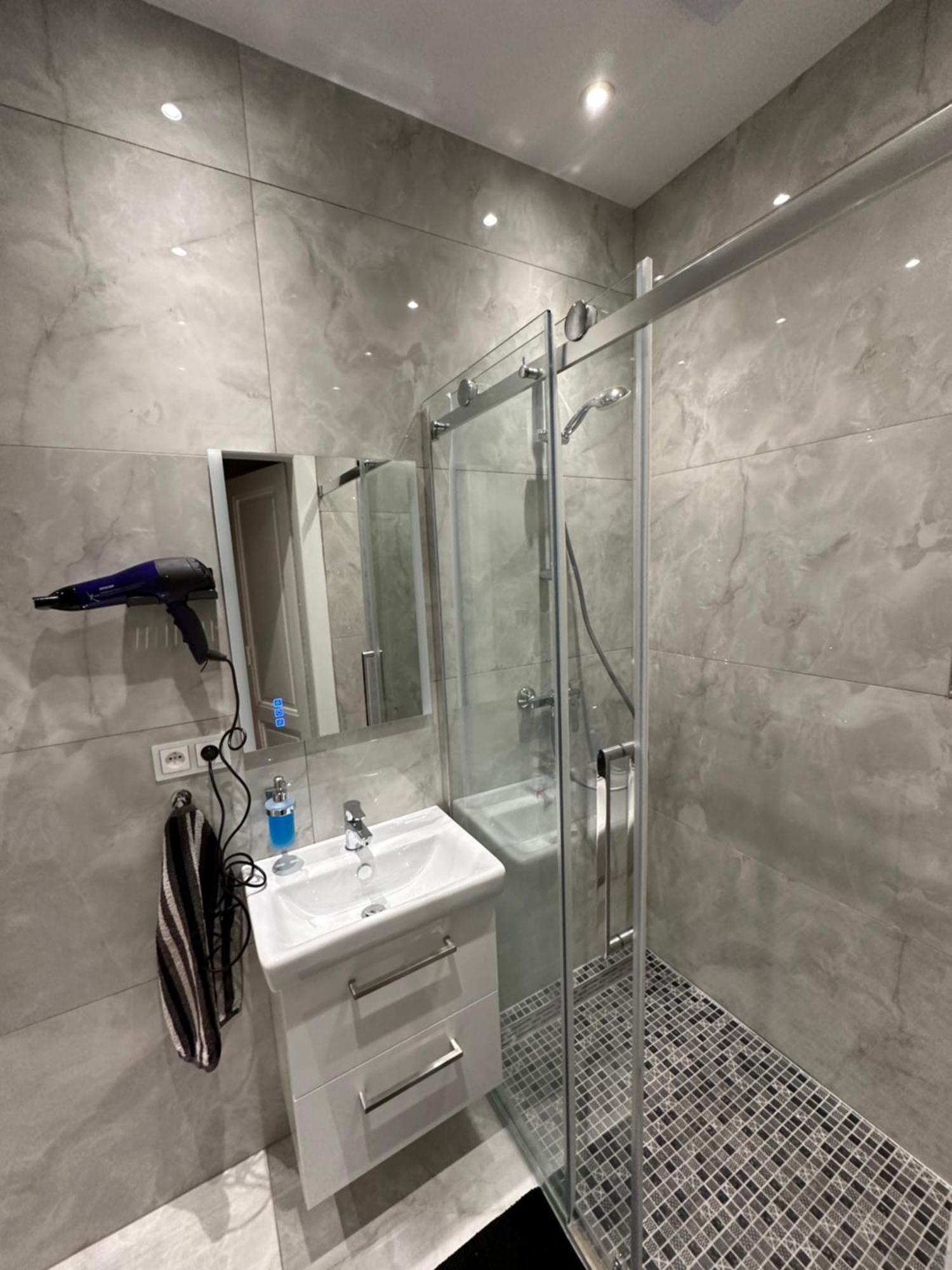 Karlin Oasis 2-Bedroom Apartment براغ المظهر الخارجي الصورة
